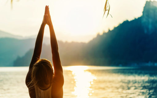 Yoga : Salutation au Soleil – Présentation & Symboles